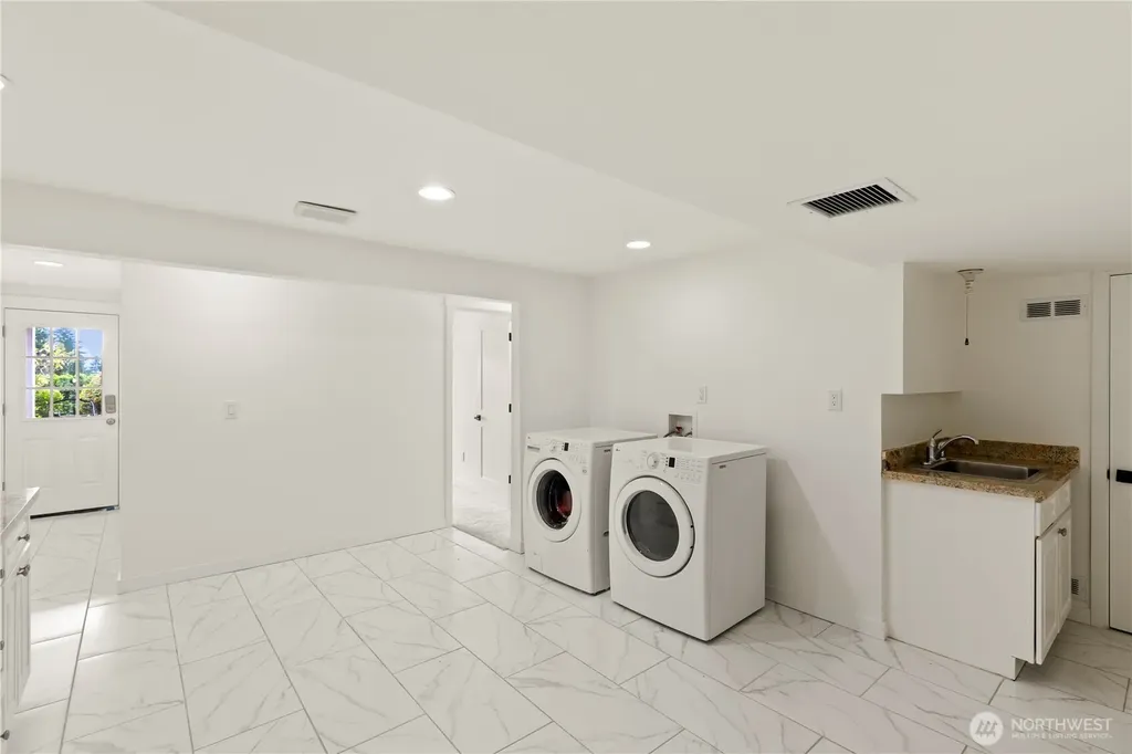 516 172nd Place NE Bellevue WA 98008