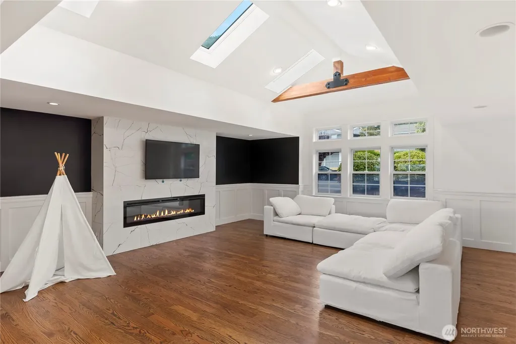 516 172nd Place NE Bellevue WA 98008
