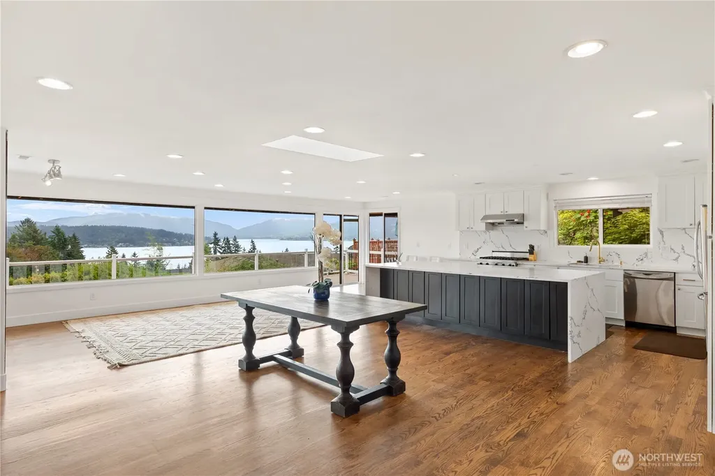 516 172nd Place NE Bellevue WA 98008