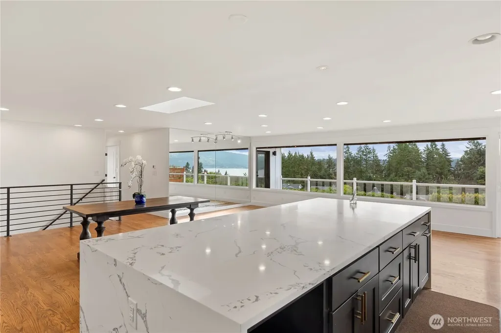 516 172nd Place NE Bellevue WA 98008