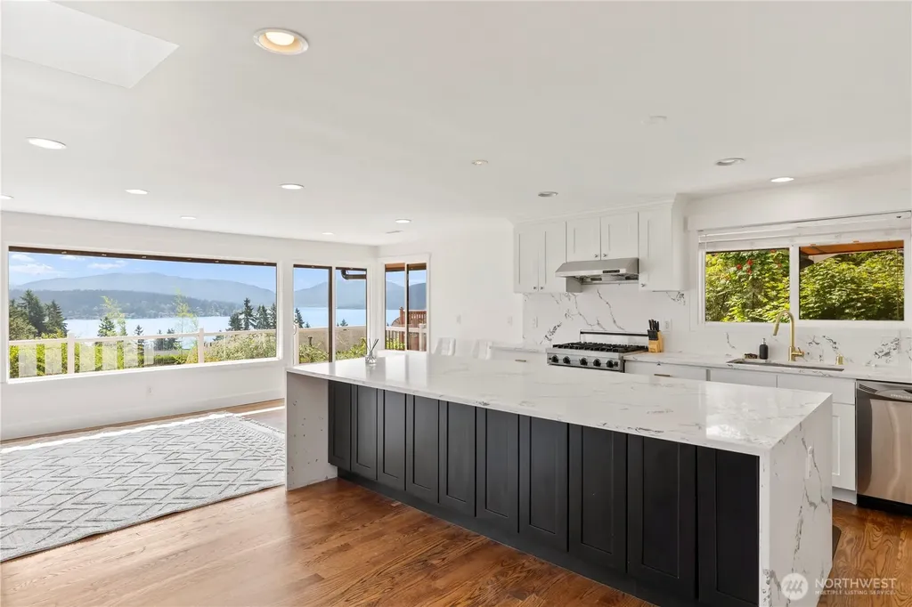 516 172nd Place NE Bellevue WA 98008