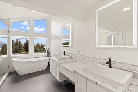 516 172nd Place NE Bellevue WA 98008