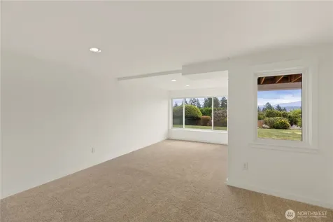 516 172nd Place NE Bellevue WA 98008