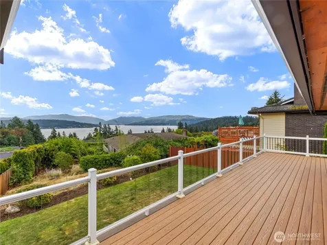 516 172nd Place NE Bellevue WA 98008