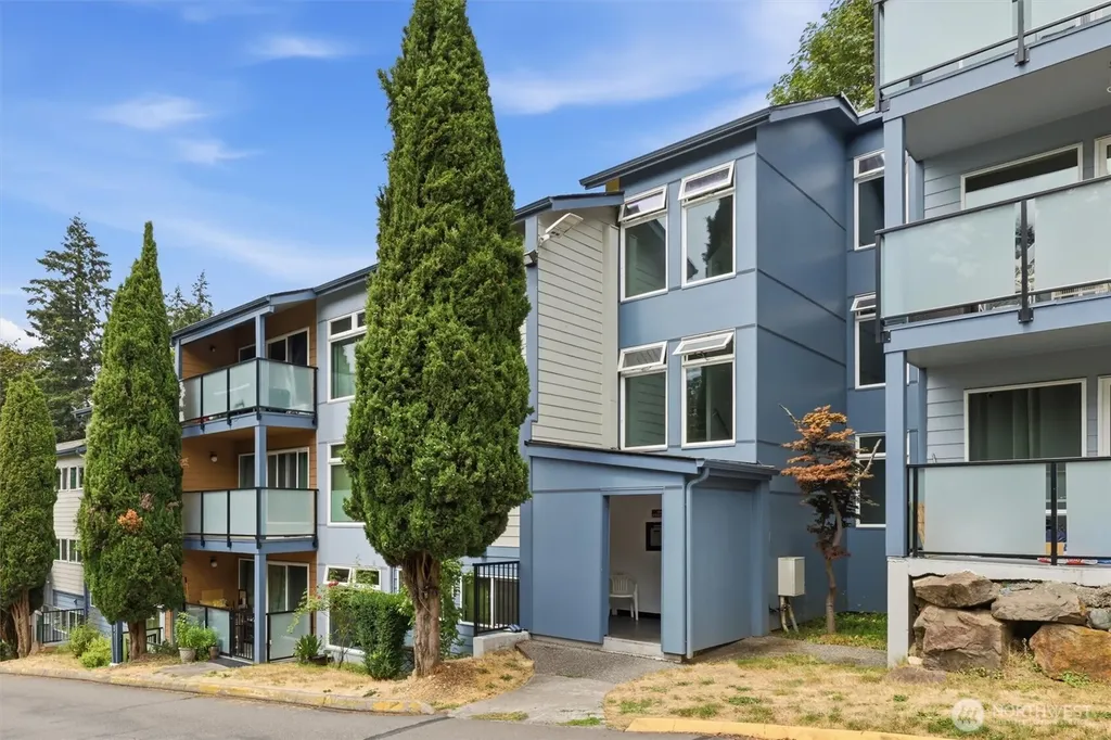 15142 65th Avenue S Tukwila WA 98188