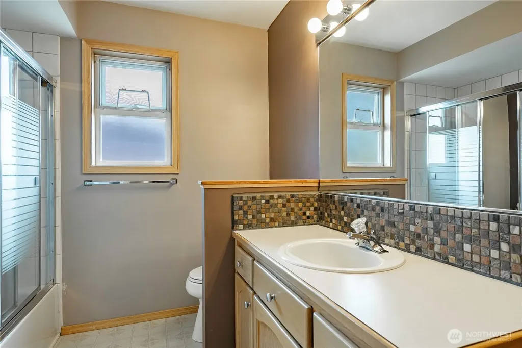 5479 Salish Road Blaine WA 98230