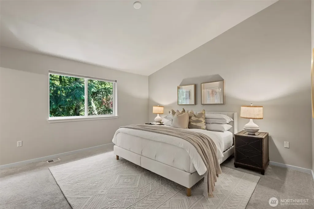 5535 Lakemont Boulevard SE Bellevue WA 98006