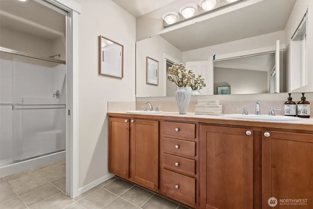 5535 Lakemont Boulevard SE Bellevue WA 98006