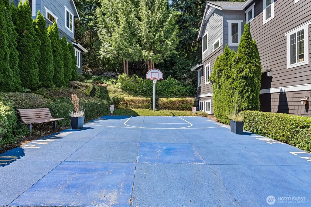 5535 Lakemont Boulevard SE Bellevue WA 98006