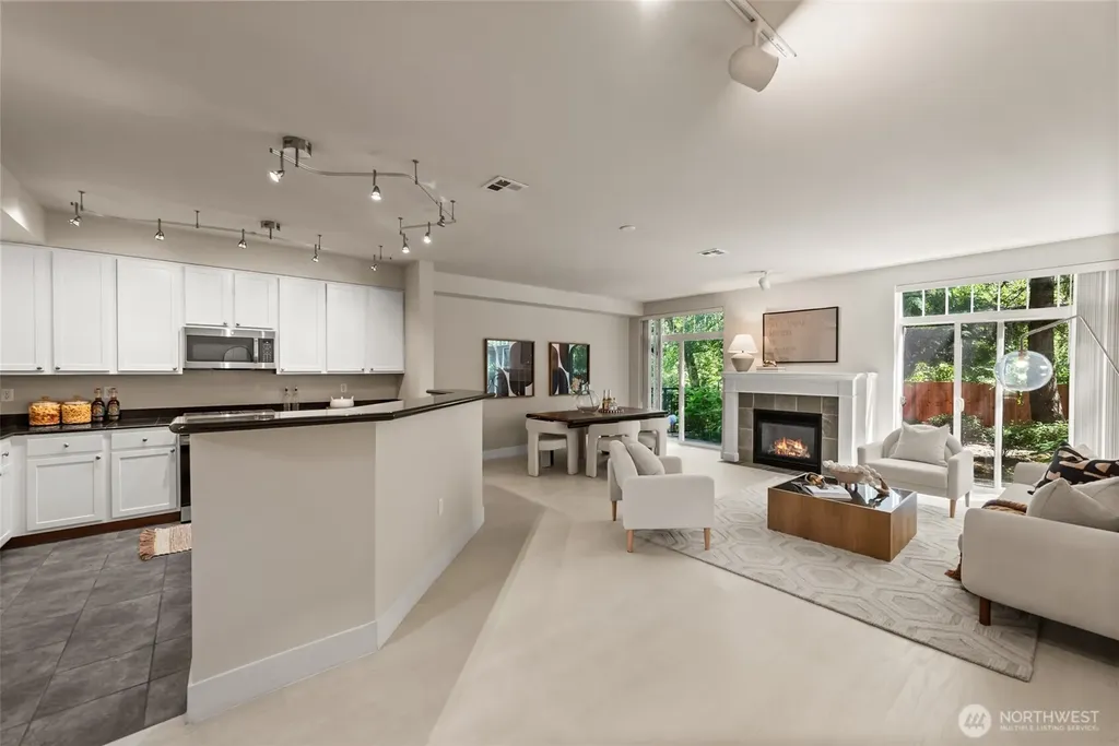 5535 Lakemont Boulevard SE Bellevue WA 98006
