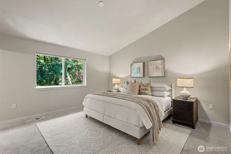 5535 Lakemont Boulevard SE Bellevue WA 98006
