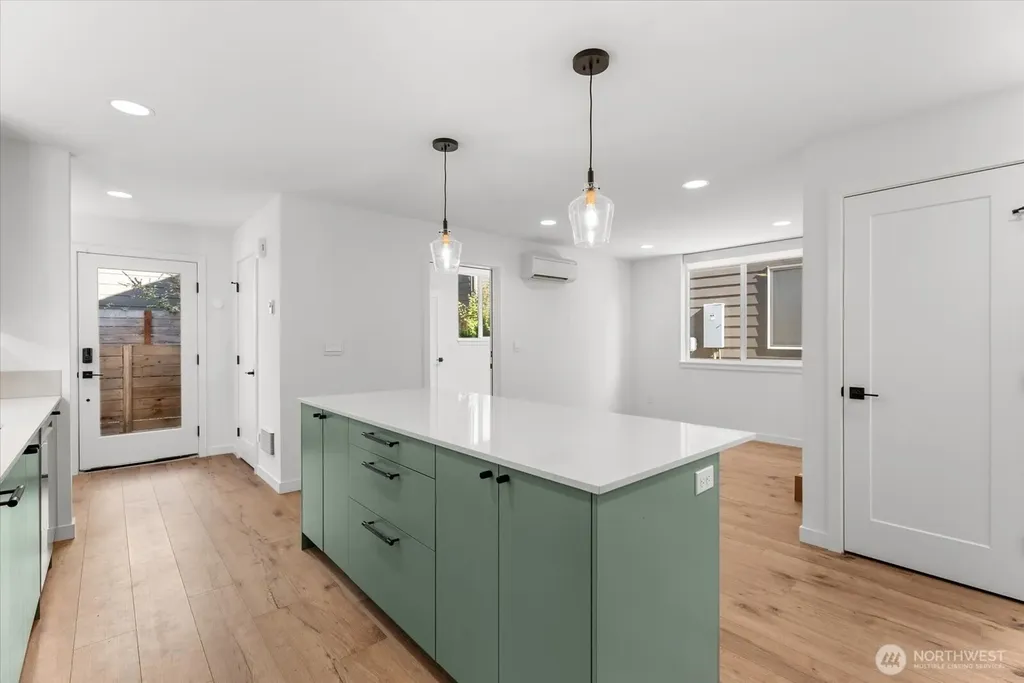 11824 31st Place NE Seattle WA 98125