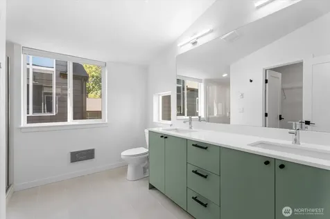 11824 31st Place NE Seattle WA 98125