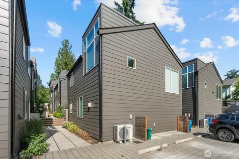 11824 31st Place NE Seattle WA 98125