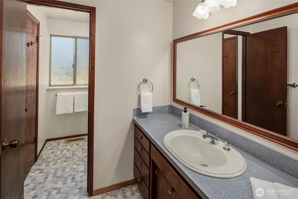 344 S 183rd Street Burien WA 98148