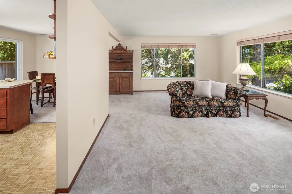 344 S 183rd Street Burien WA 98148
