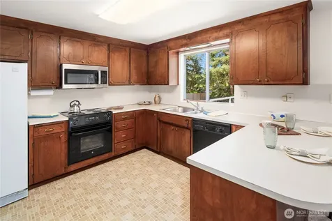 344 S 183rd Street Burien WA 98148