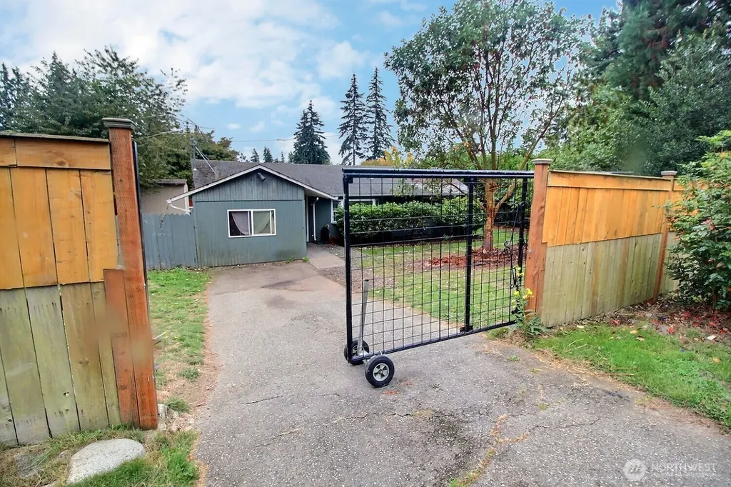 6304 232nd Street SW Mountlake Terrace WA 98043