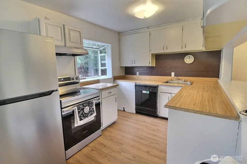 6304 232nd Street SW Mountlake Terrace WA 98043