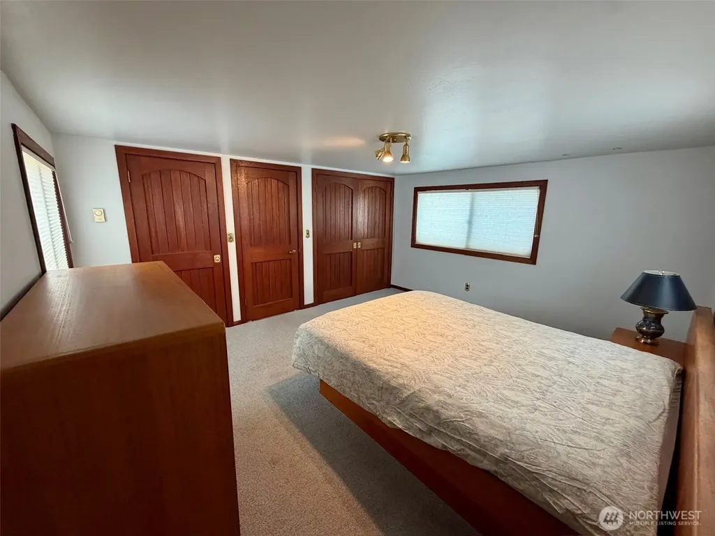 360 W Ewing Street Seattle WA 98119