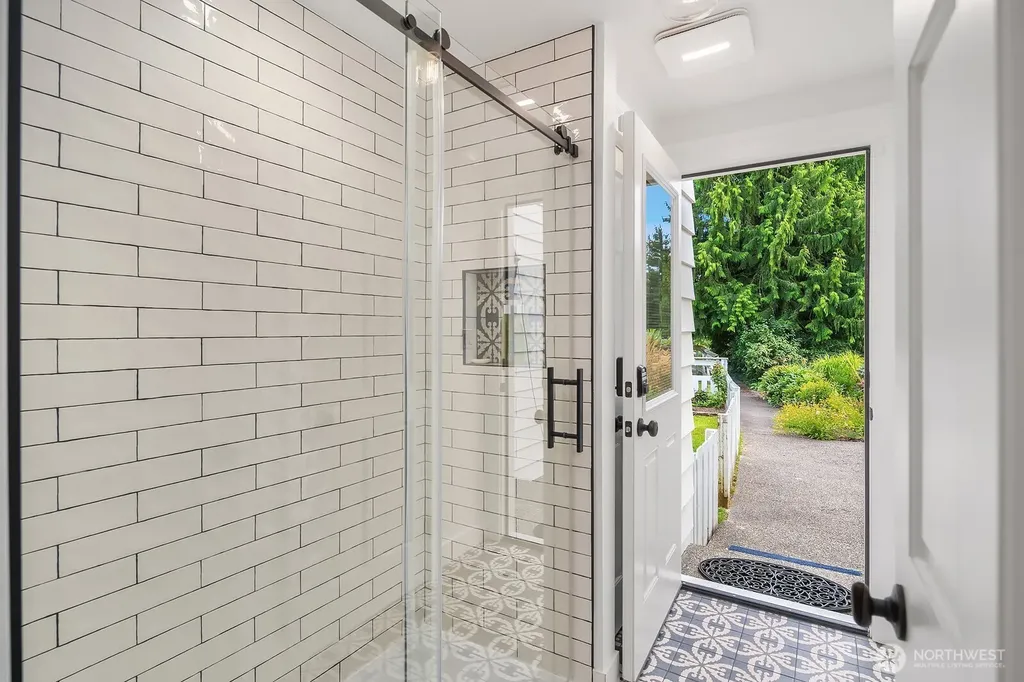 16207 NE 165th Street Woodinville WA 98072