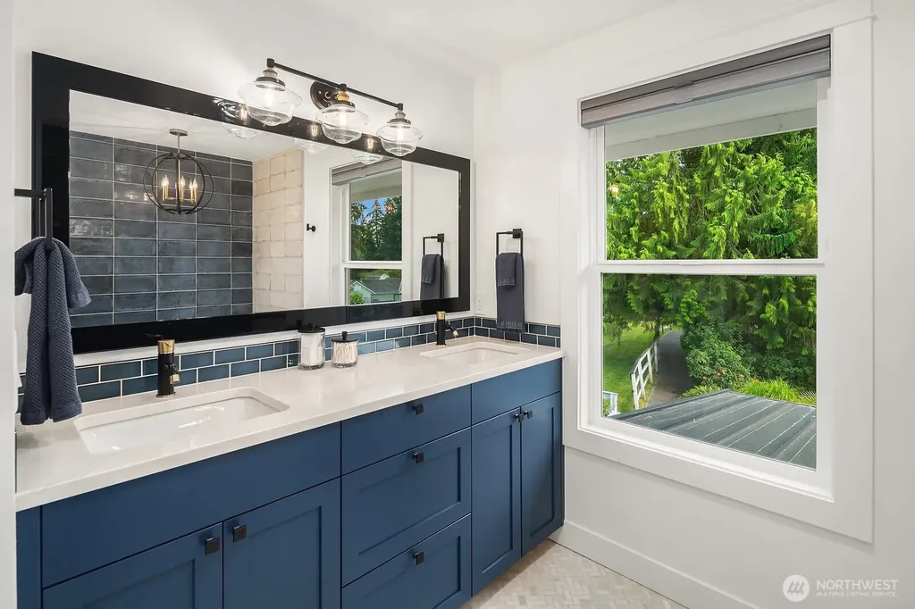 16207 NE 165th Street Woodinville WA 98072