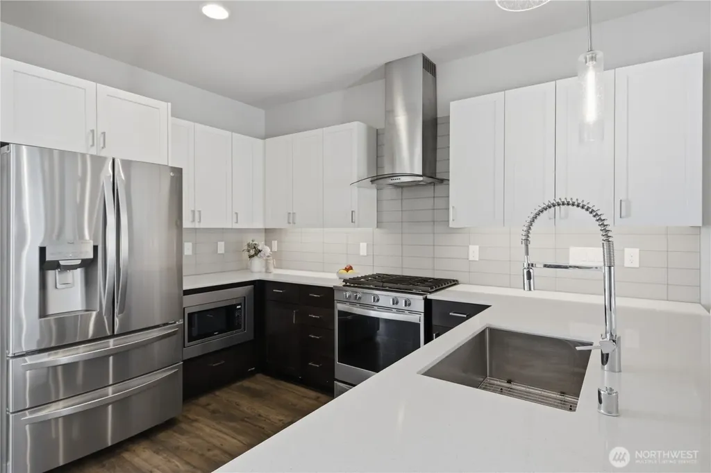 8605 21st Place NE Seattle WA 98115