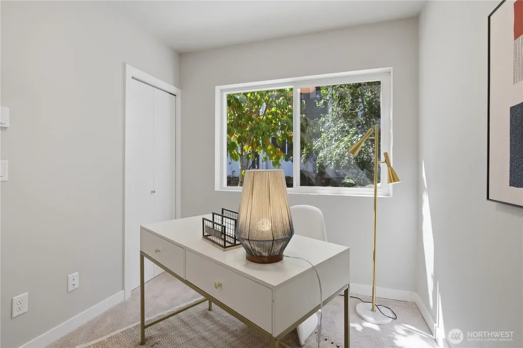 8605 21st Place NE Seattle WA 98115