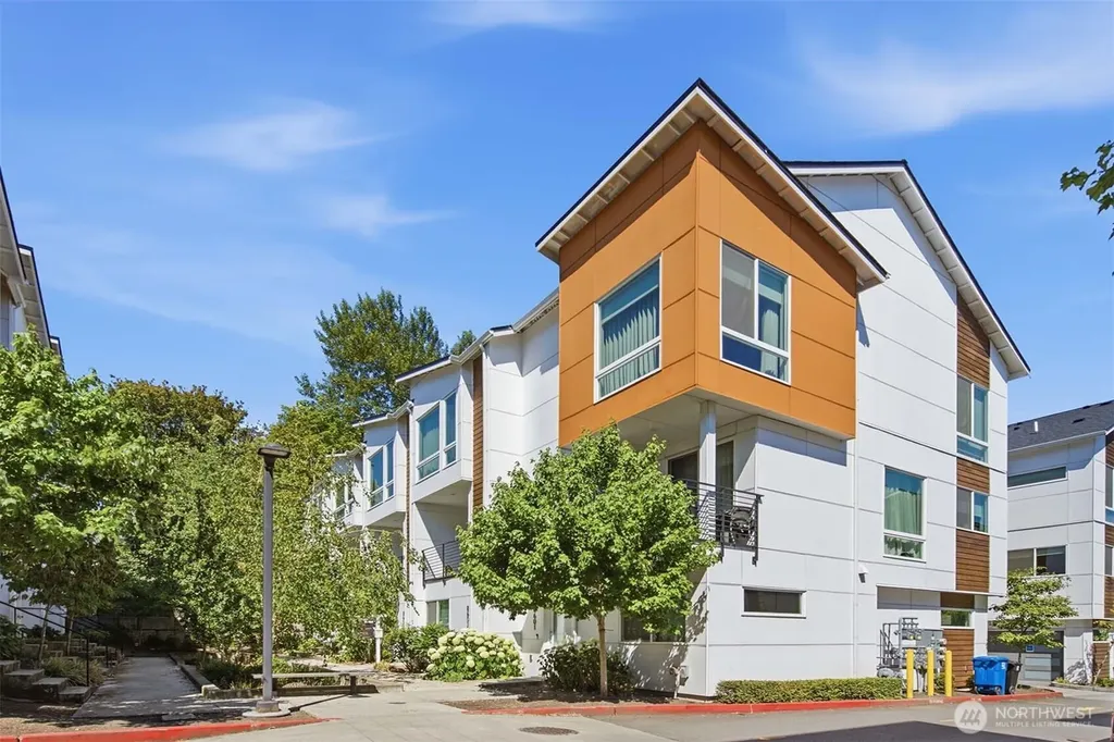 8605 21st Place NE Seattle WA 98115