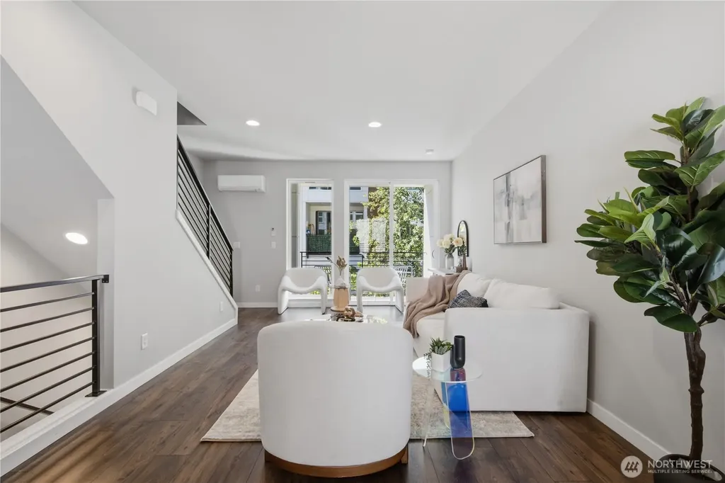 8605 21st Place NE Seattle WA 98115