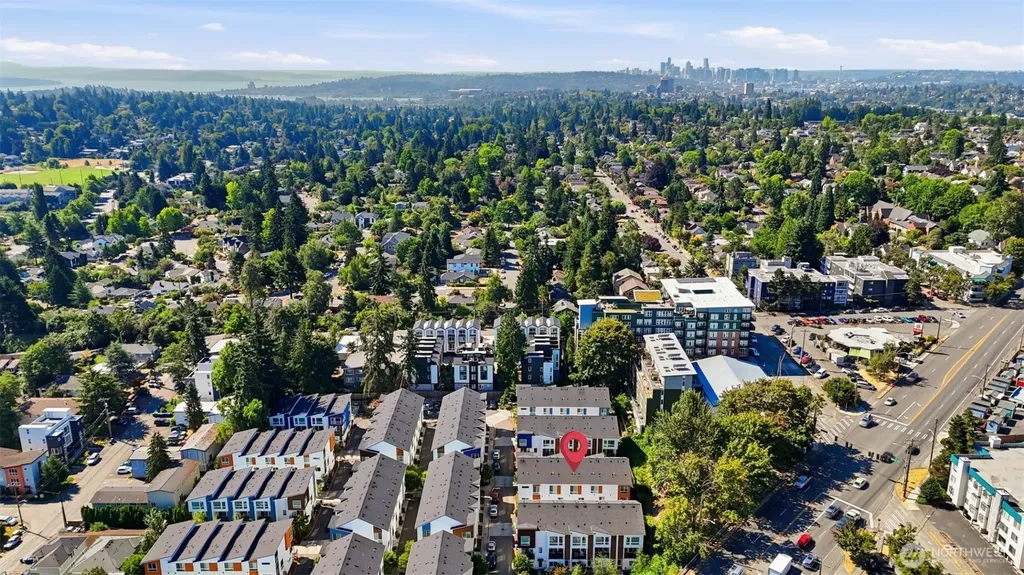 8605 21st Place NE Seattle WA 98115