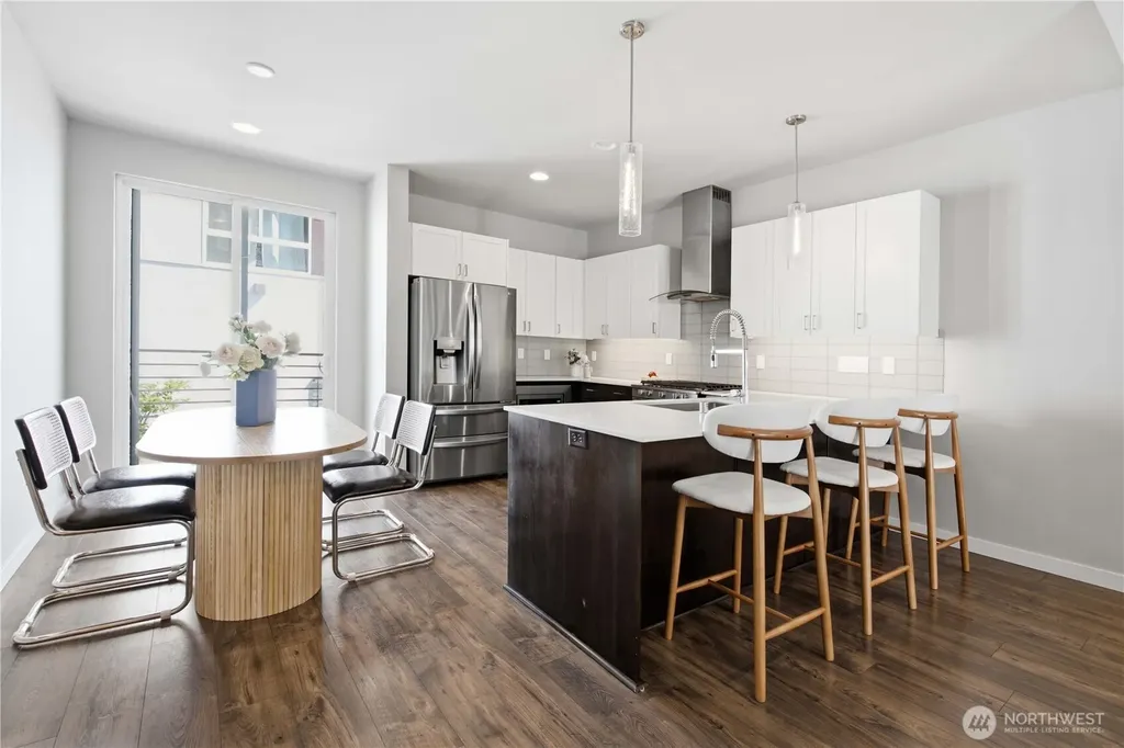 8605 21st Place NE Seattle WA 98115