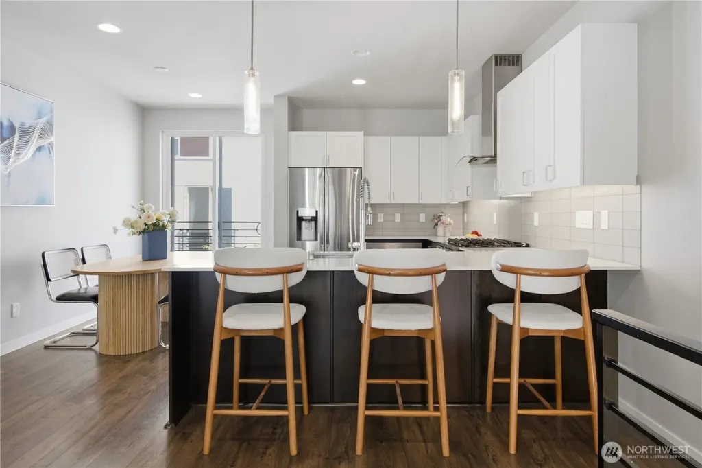 8605 21st Place NE Seattle WA 98115