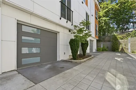 8605 21st Place NE Seattle WA 98115