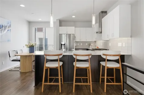 8605 21st Place NE Seattle WA 98115