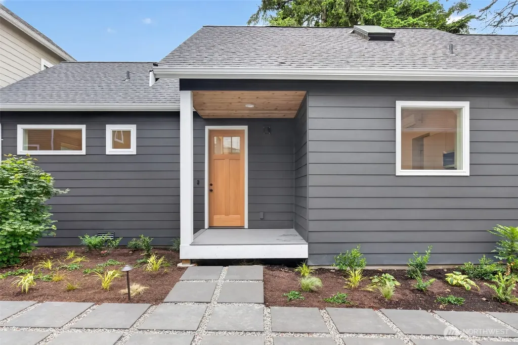 11737 40th Avenue NE Seattle WA 98125