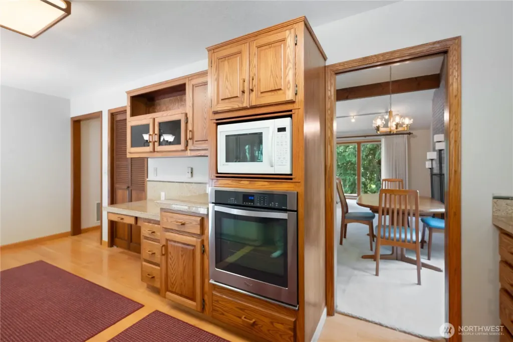 2646 Maplewood Drive Longview WA 98632