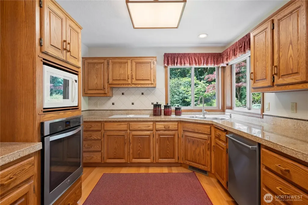2646 Maplewood Drive Longview WA 98632