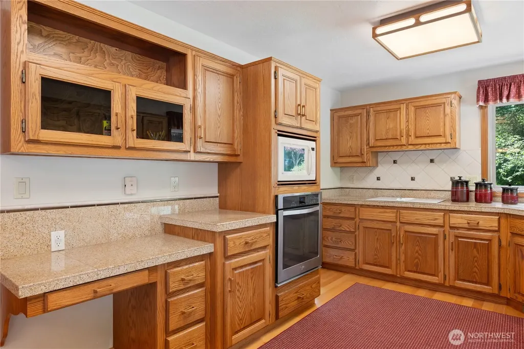 2646 Maplewood Drive Longview WA 98632