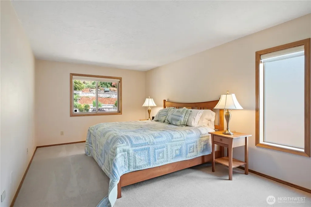 2646 Maplewood Drive Longview WA 98632