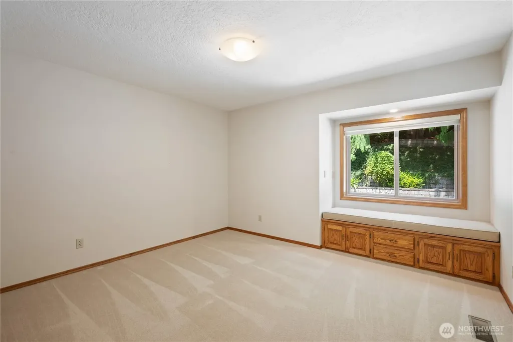2646 Maplewood Drive Longview WA 98632