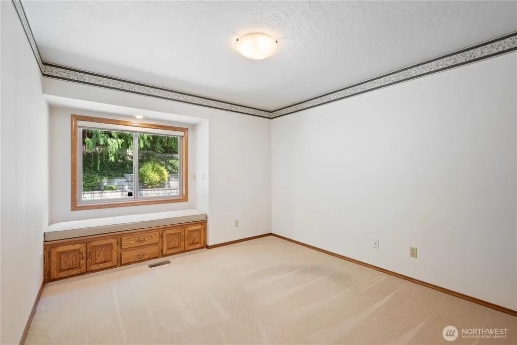 2646 Maplewood Drive Longview WA 98632