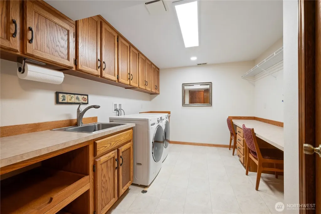 2646 Maplewood Drive Longview WA 98632