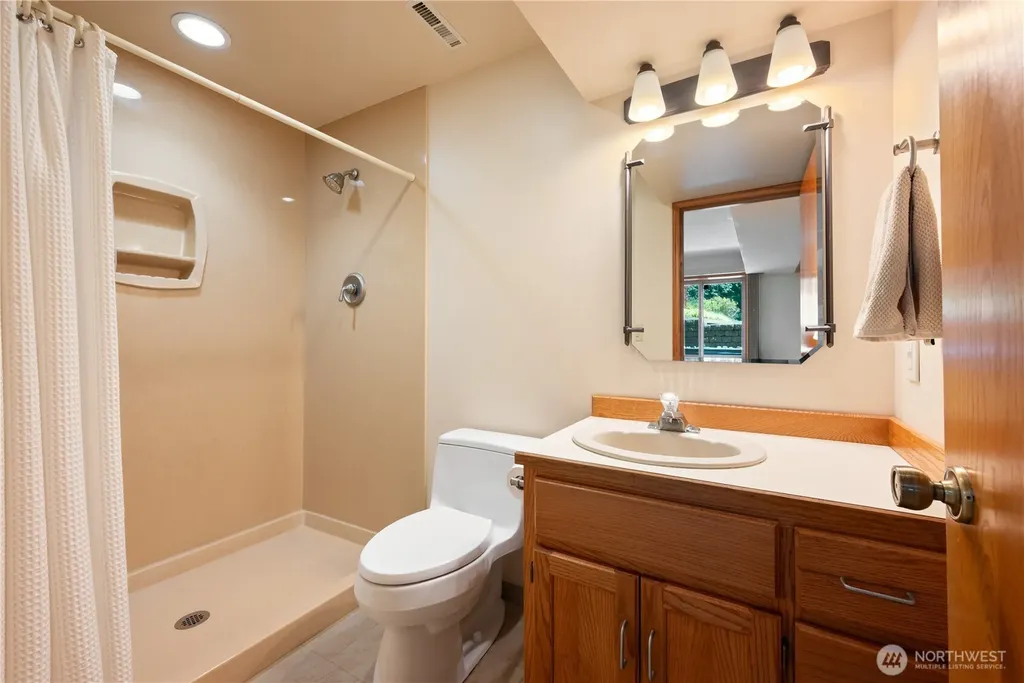 2646 Maplewood Drive Longview WA 98632