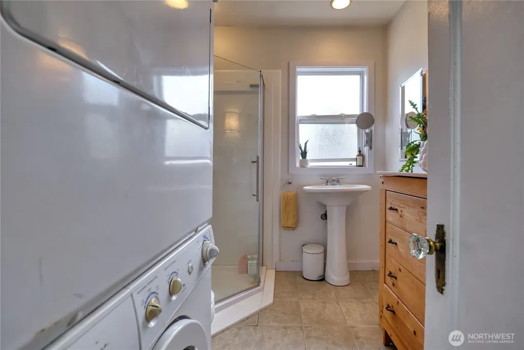 610 Calhoun Drive Point Roberts WA 98281