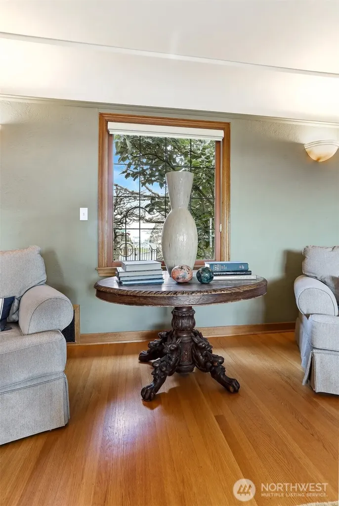 2301 Rosemont Place W Seattle WA 98199