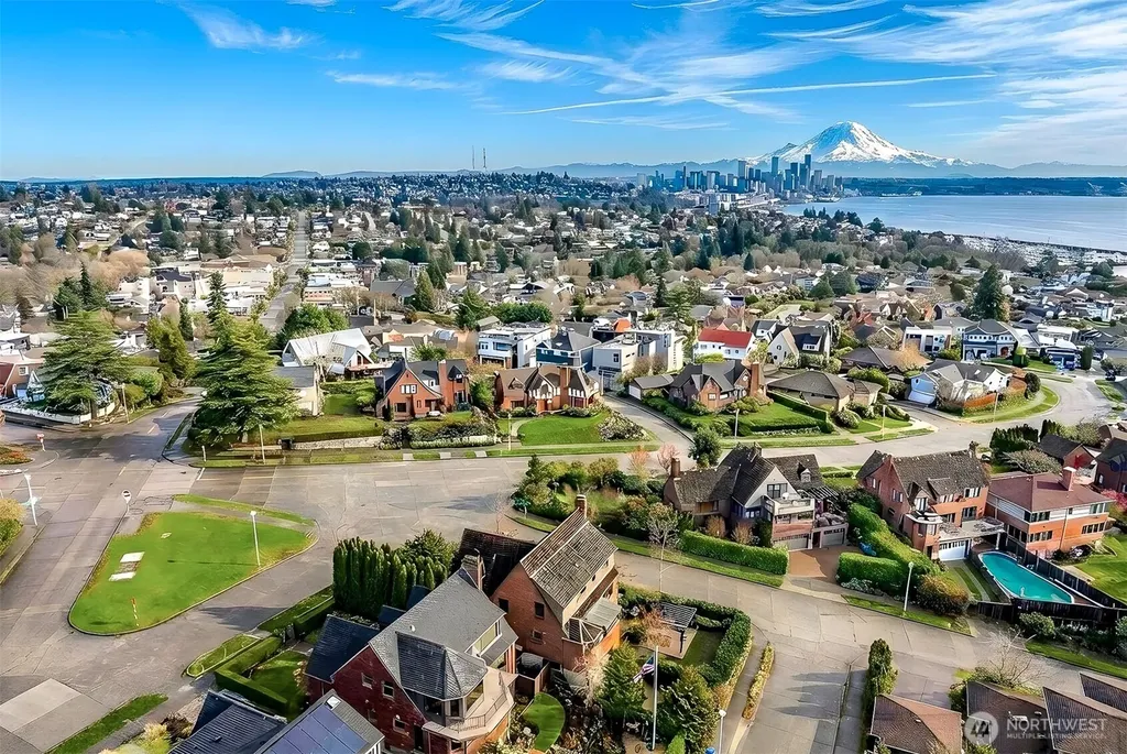 2301 Rosemont Place W Seattle WA 98199