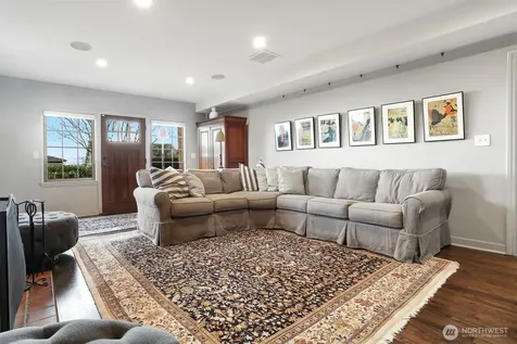 2301 Rosemont Place W Seattle WA 98199
