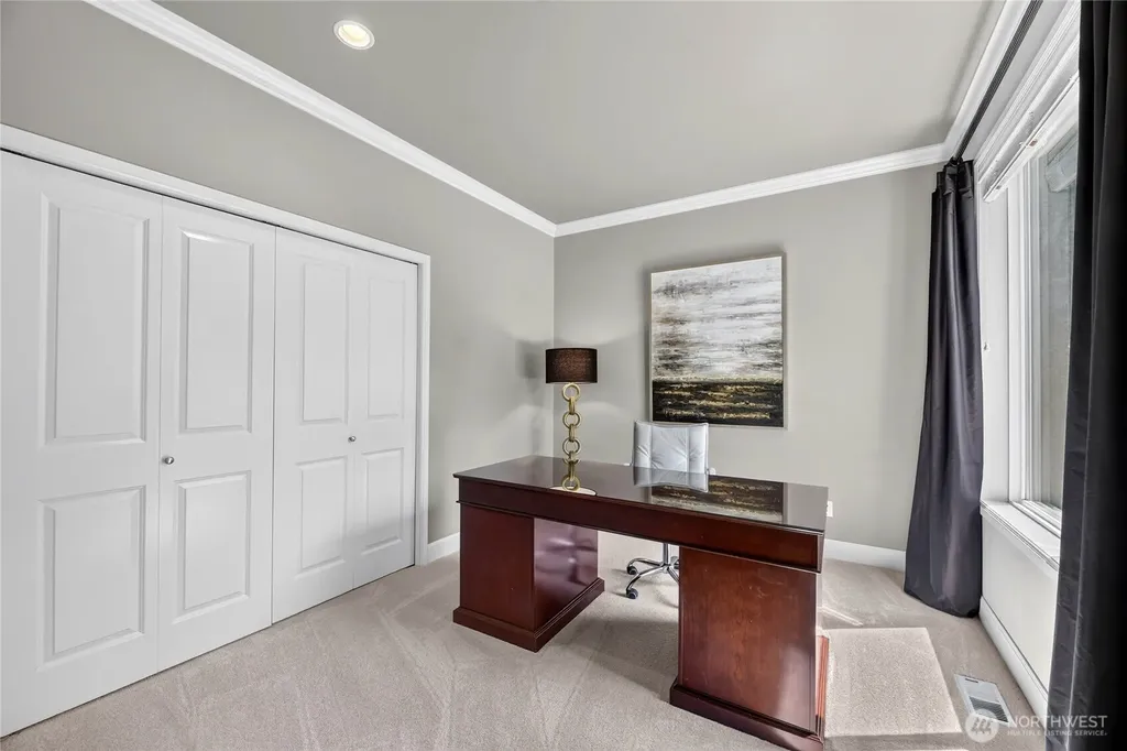 25817 NE 4th Place Sammamish WA 98074