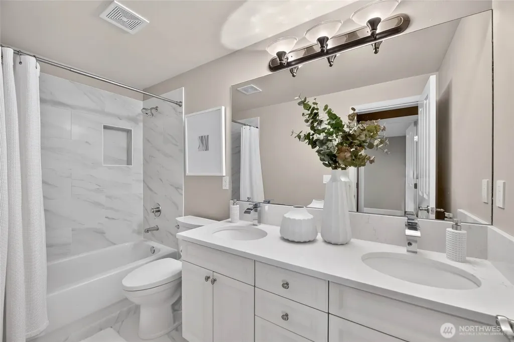 25817 NE 4th Place Sammamish WA 98074